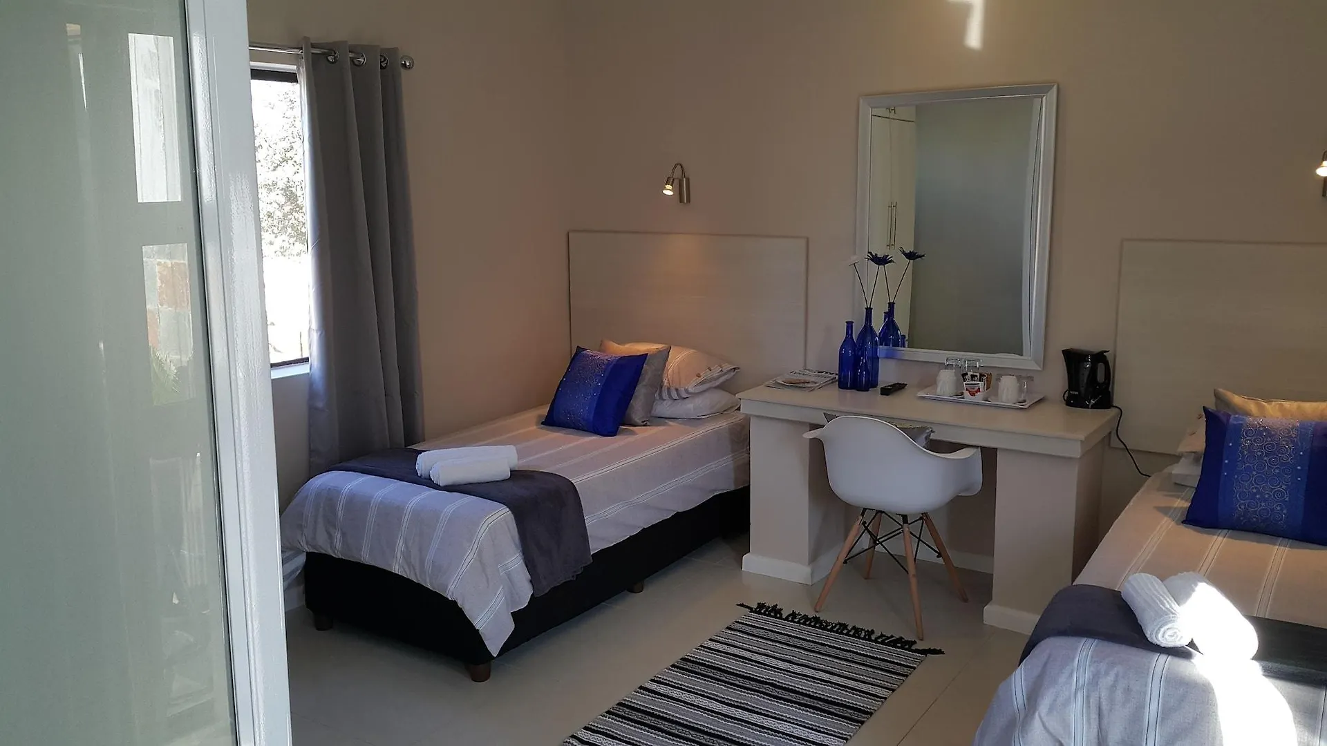 Le Blue Guesthouse Port Elizabeth Konukevi