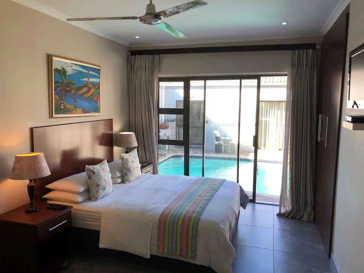 Le Blue Guesthouse Port Elizabeth Konukevi